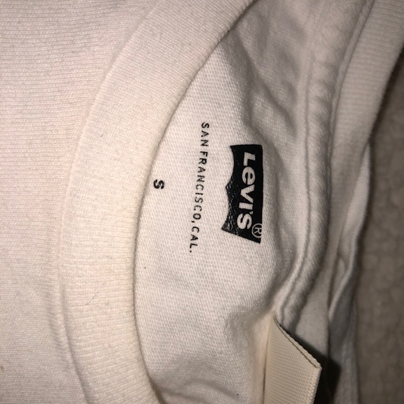 Levi’s tshirt - Picture 2 of 2
